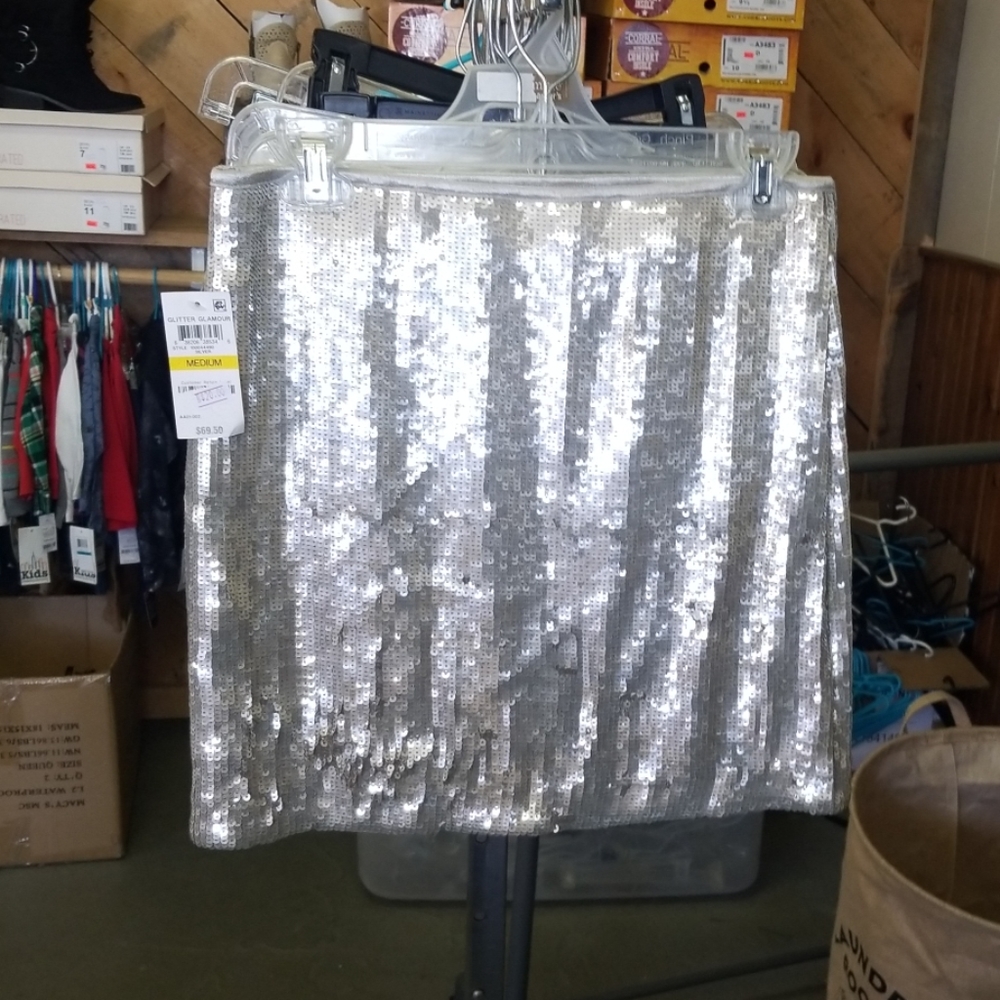 Nwt womens skirt sz med